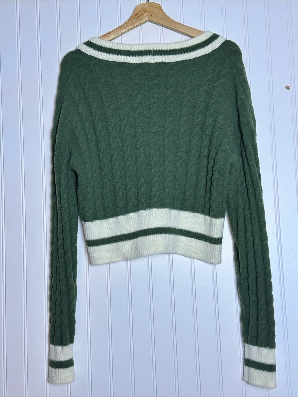 Threaded Leaf green cropped varsity-style cardigan M NWOT - Picture 9 of 11